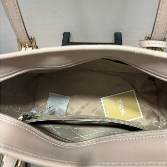 NWT Michael Kors TZ Tote - Picture 4 of 4